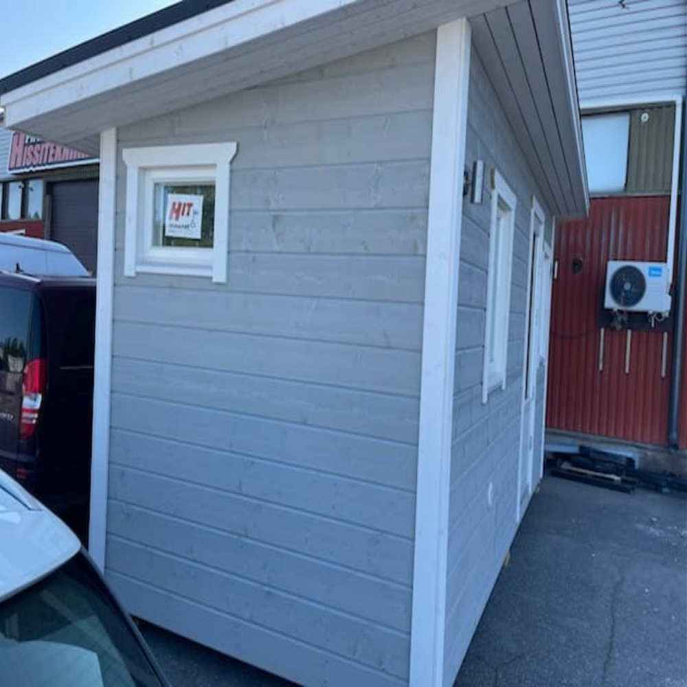 vaalean sininen pihasauna