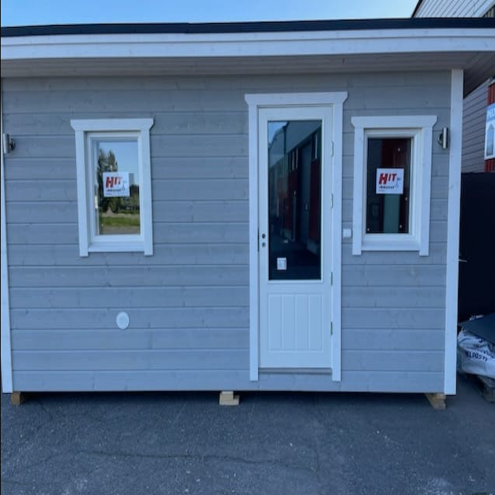 Vaalean sininen pihasauna